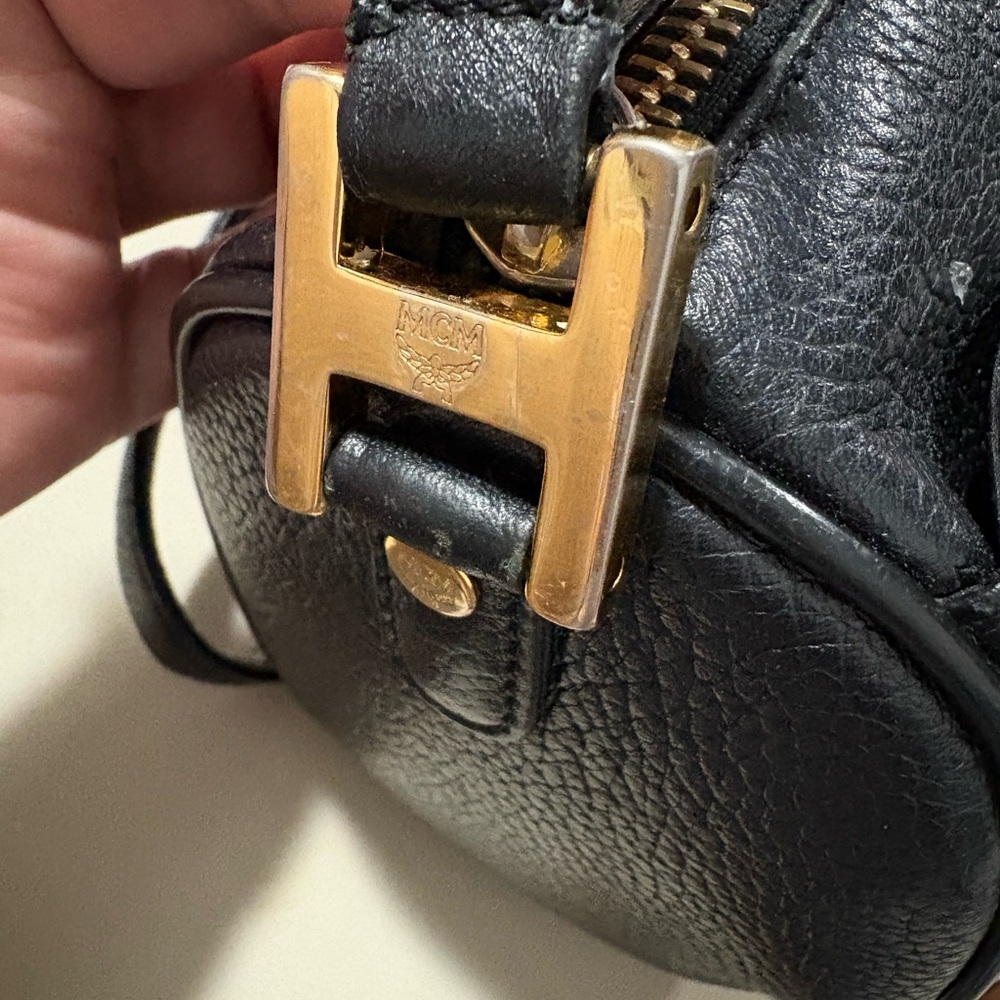 MCM Black Pebbled Leather Shoulder Bag - Picture 5 of 12